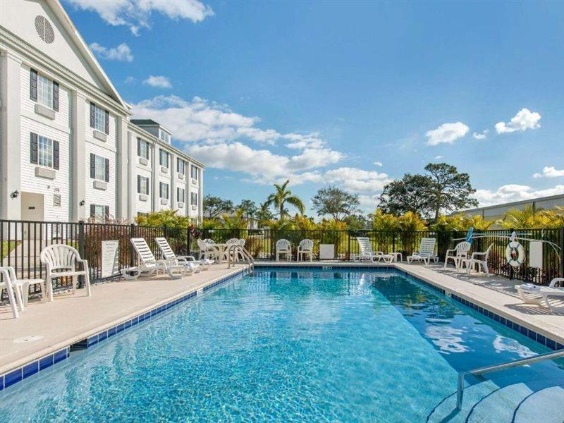 Quality Inn Palm Bay - Melbourne I-95 Kültér fotó